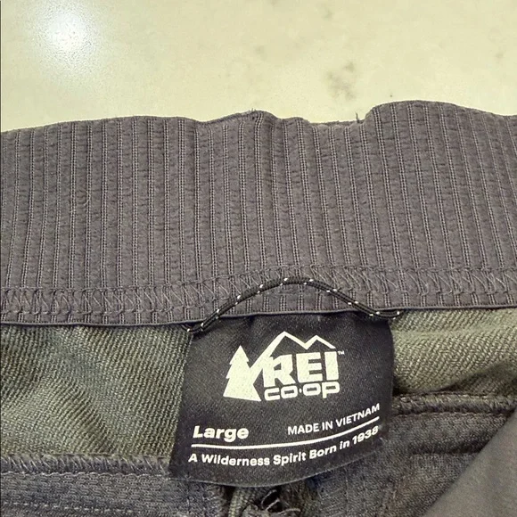 REI Co-op Activator Pants - Size Large Size - Picture 4 of 9